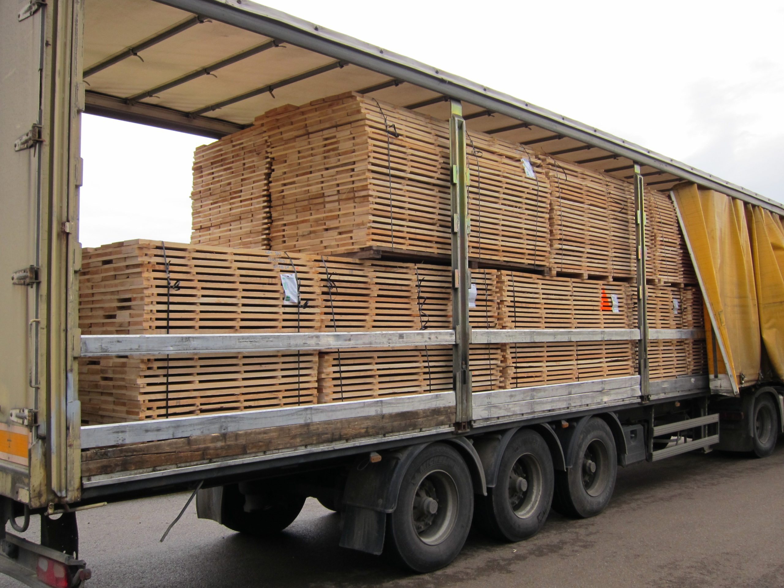 N°73-Déchargement bois client à chauffer